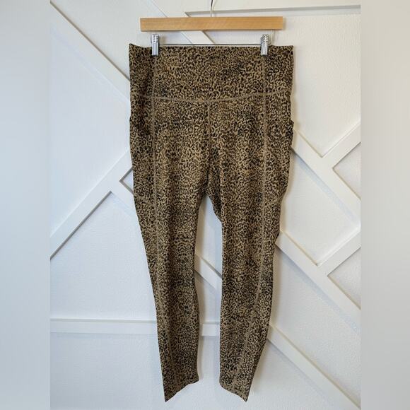 NWT Fabletics Oasis PureLuxe High-Waisted Legging Leopard Print Size 1X - Picture 2 of 12
